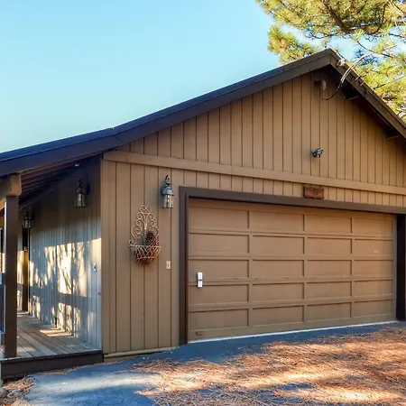 Pet-Friendly Truckee Home With Panoramic Lake Views!